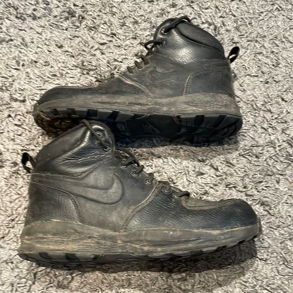 Nike Manoa boots